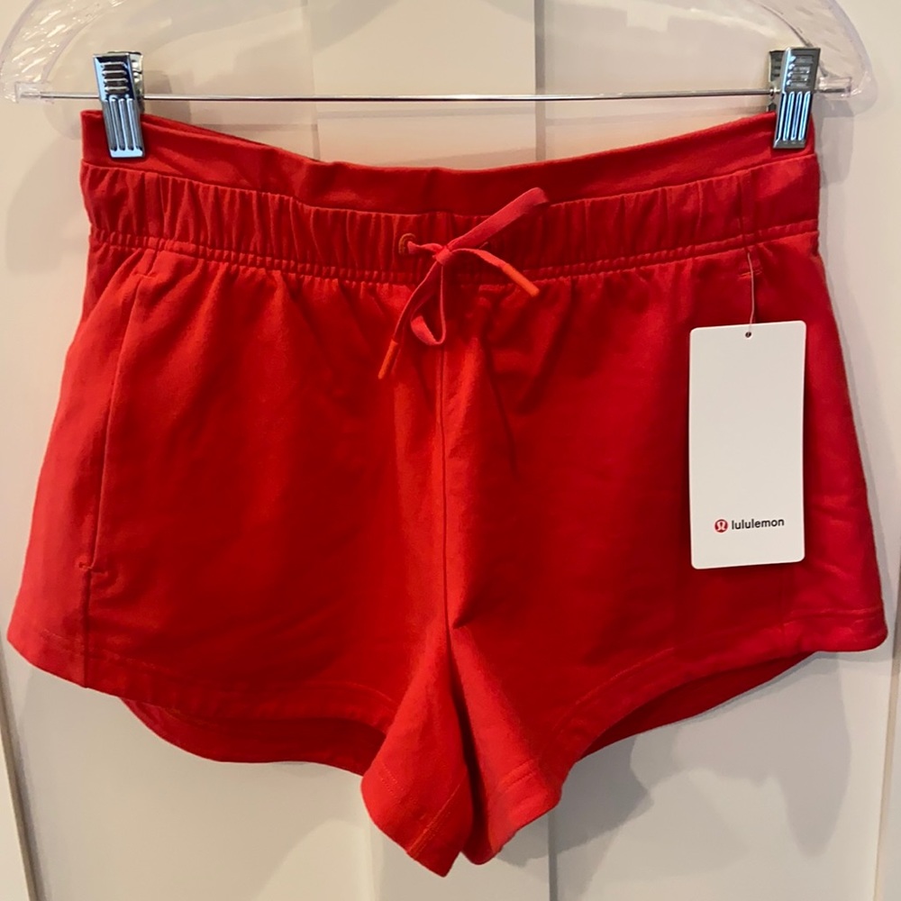 BNWT Lululemon Inner Glow HR Sht, 6, carnation red